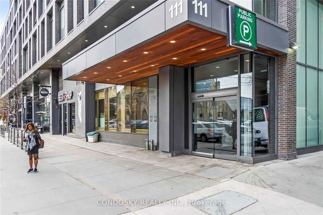 521 - 111 Bathurst Street