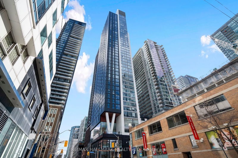home for lease on 1001-357 King Street W