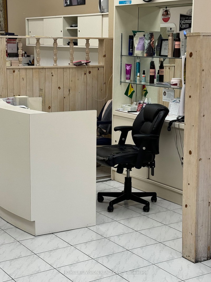 3 - 1468 Victoria Park Ave, Toronto, M4A 2M2 | Image 3