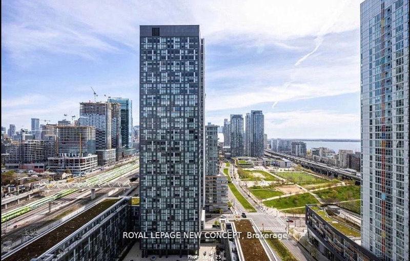 home for lease on 2007-170 Fort York Boulevard