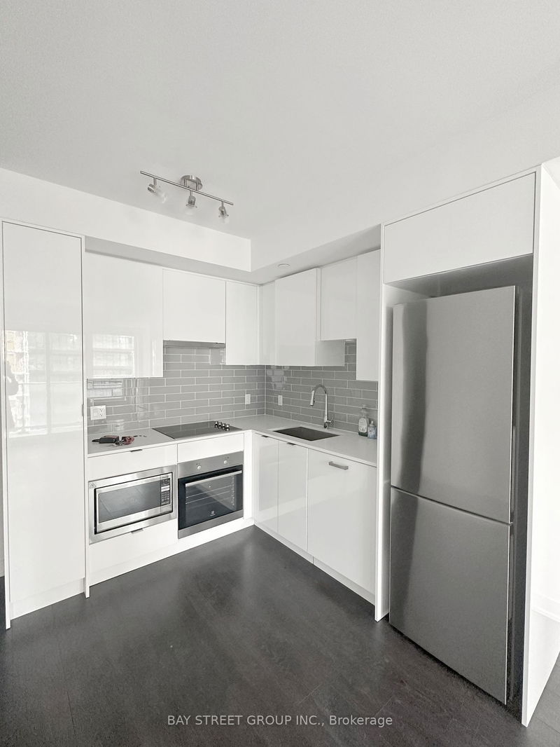 home for lease on 911-99 Broadway Avenue