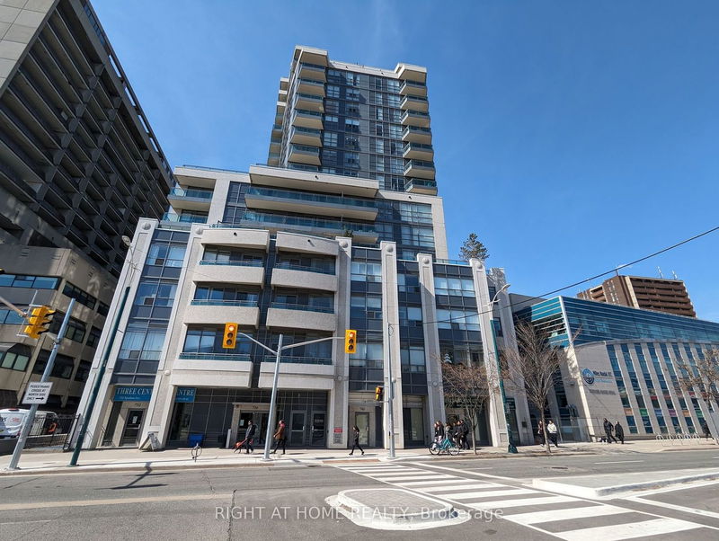 home for lease on 416-736 Spadina Avenue
