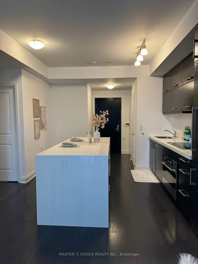 411 - 1080 Bay Street
