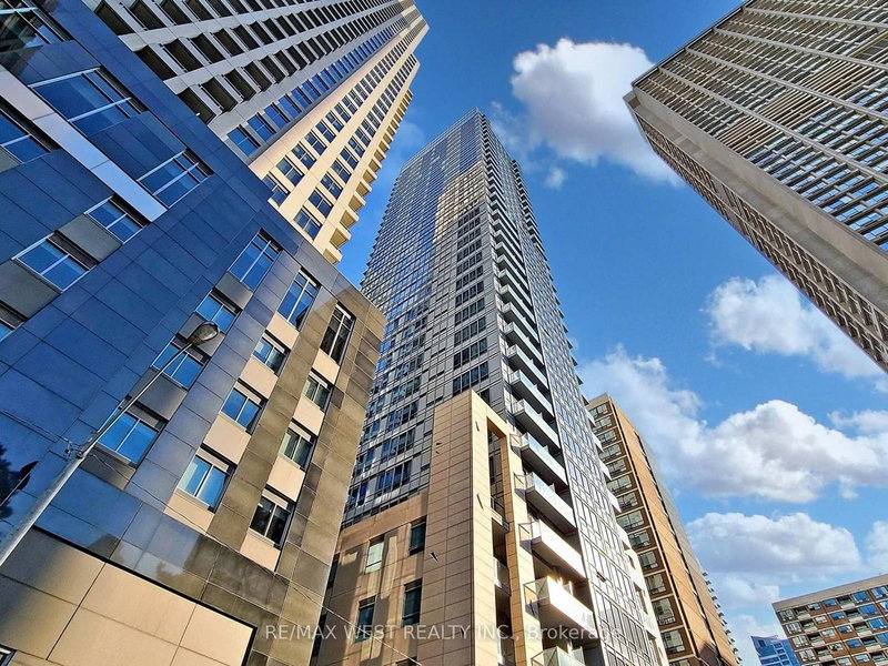 1202 - 21 Balmuto St, Toronto, M4Y 1W4 | Image 3