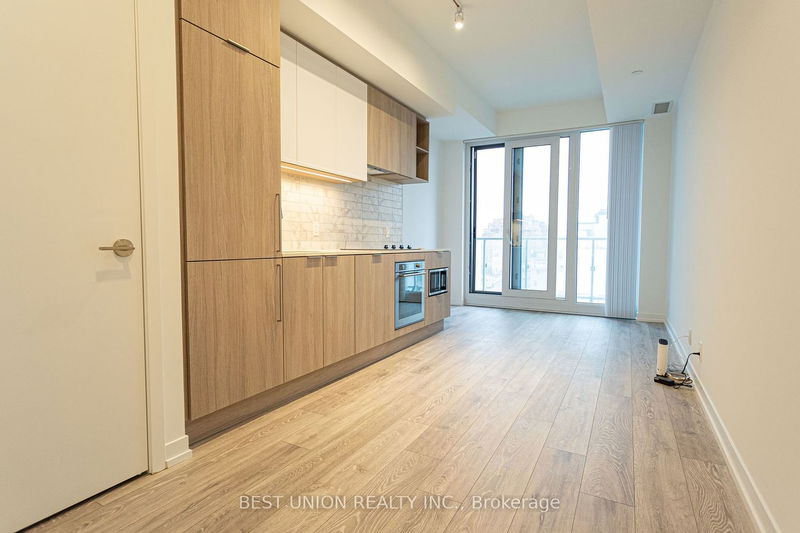 home for lease on 828-2020 Bathurst Street