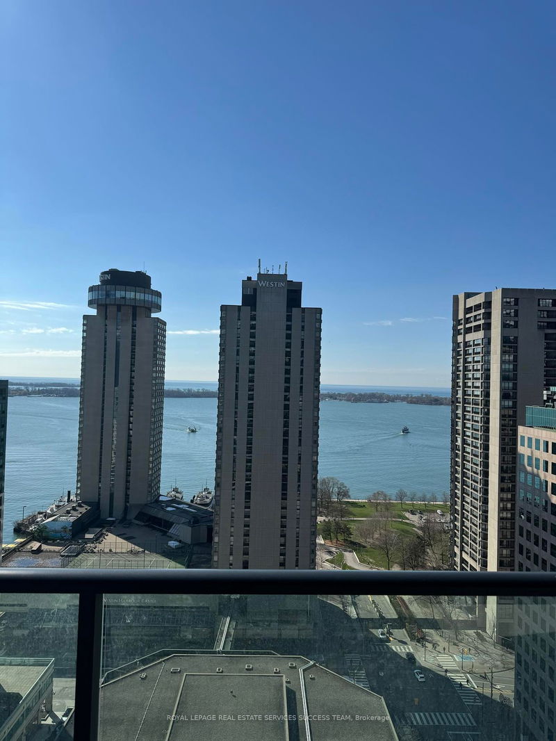 home for sale on 1509-33 Bay Street