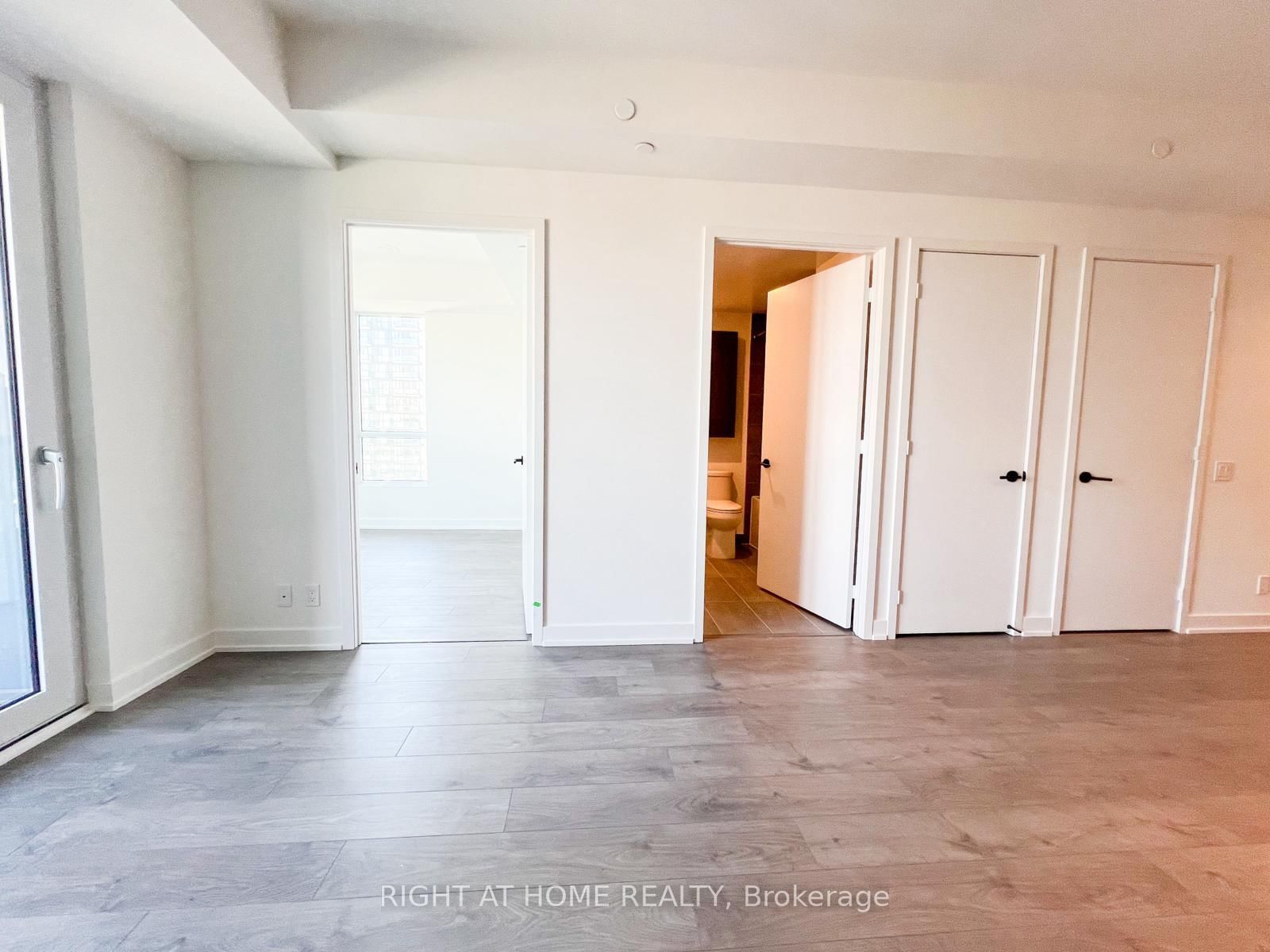 108 Peter Street, Unit 4305 - Photo 11