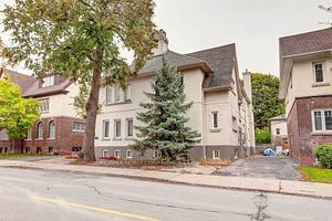 home for lease on B-811 Duplex Avenue
