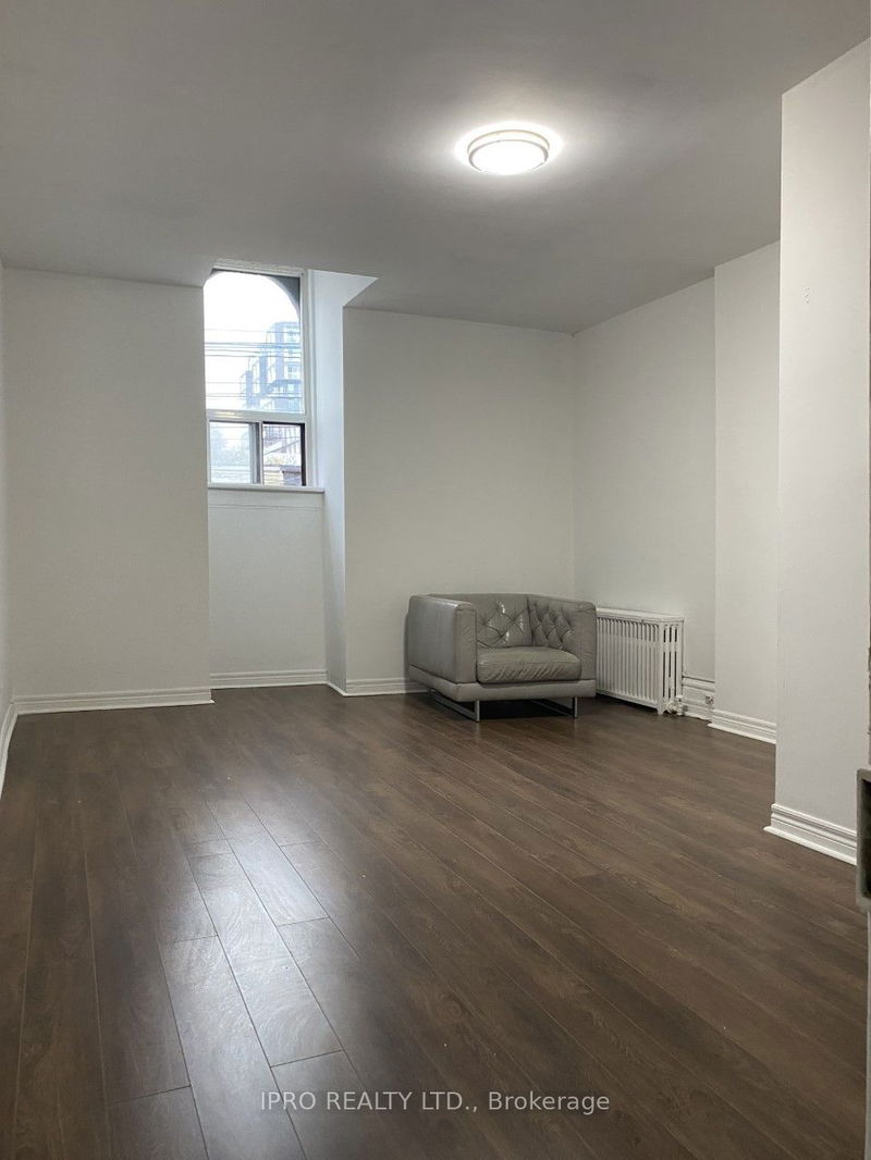 home for lease on 3F-527 Queen Street W