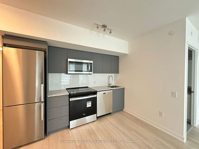 304 - 500 Wilson Avenue