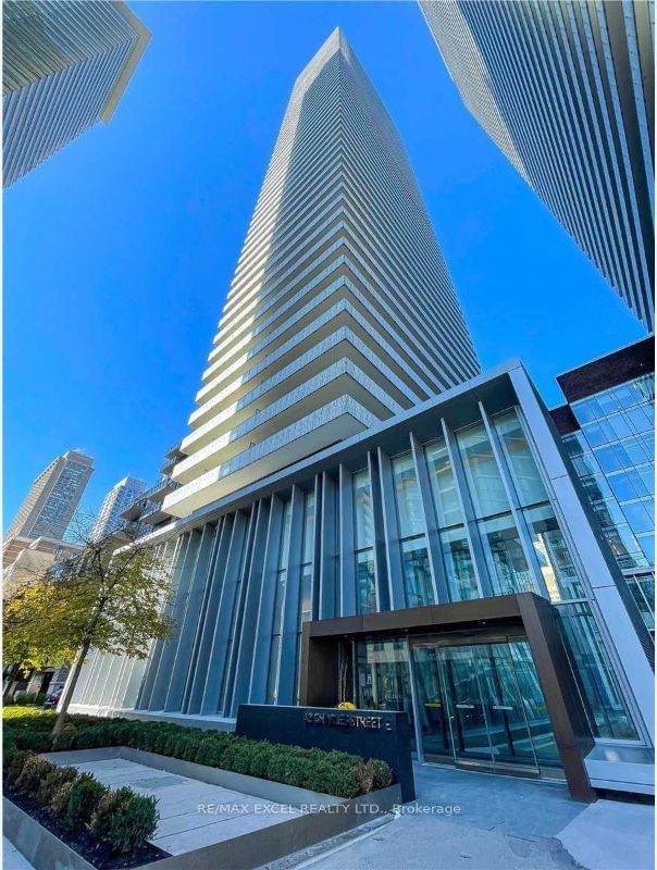 home for lease on Ph5606-42 Charles Street E