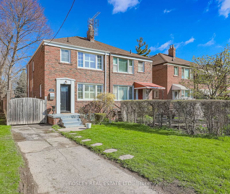 home for sale on 910 Eglinton Avenue E
