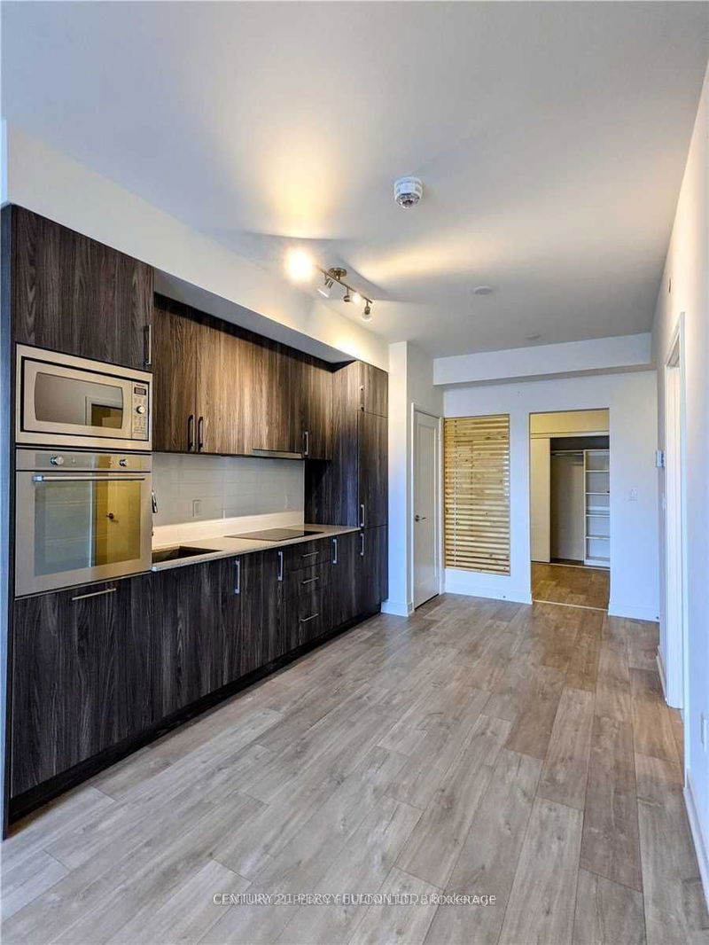 home for lease on 1202-576 Front Street W