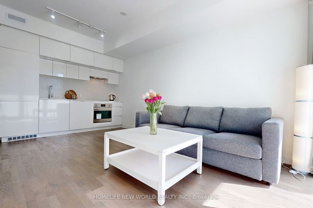 615 - 185 Roehampton Avenue