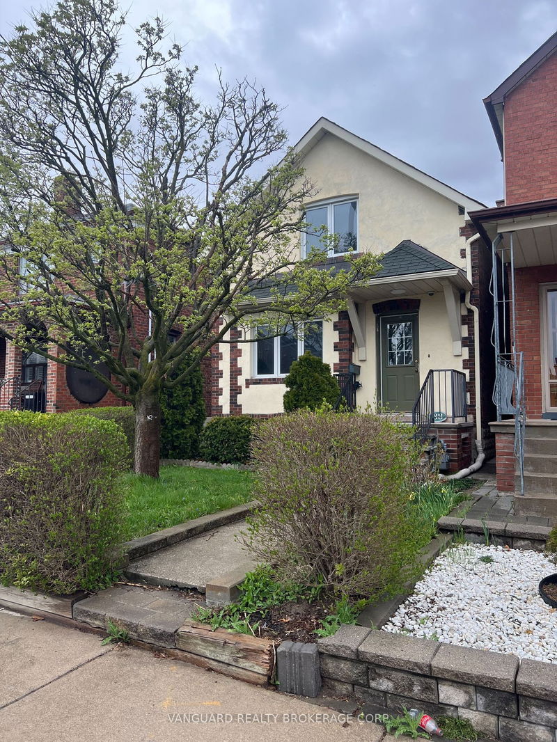 home for lease on 88 Lanark Avenue
