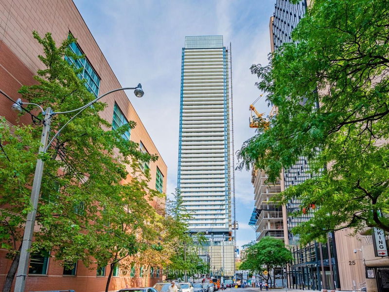 home for lease on 1304-501 Yonge Street