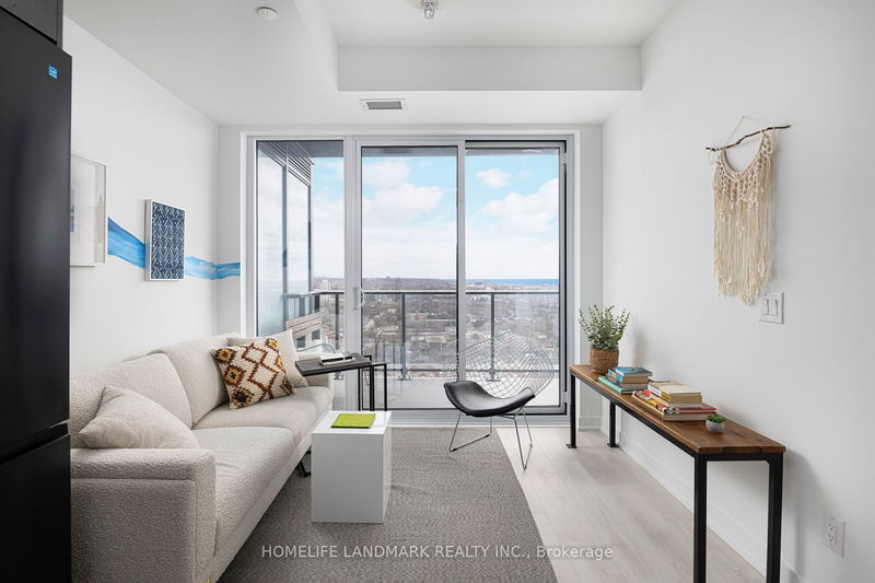 home for lease on 2413-5 Defries Street