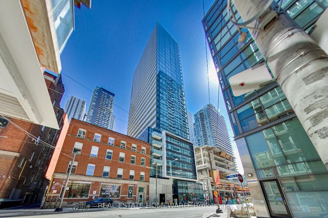 602 - 11 Charlotte Street