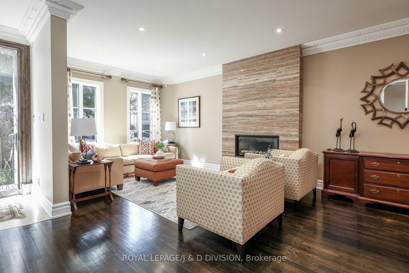 82 Munro Blvd, Toronto, M2P 1C4 | Image 2