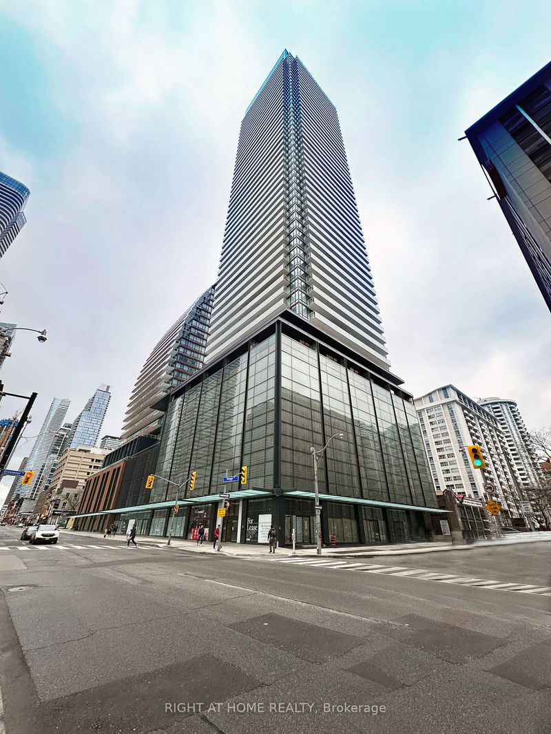 home for sale on 1806-501 Yonge Street