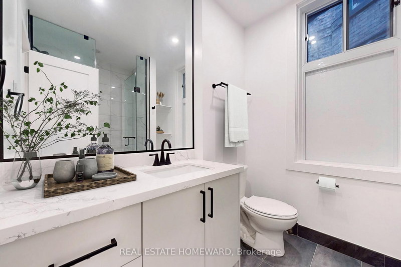 A - 71 Gloucester St, Toronto, M4Y 2E5 | Image 3