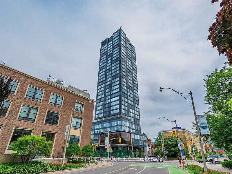 home for lease on 1003-203 College Street