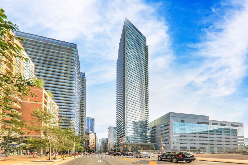 home for lease on 3902-832 Bay Street