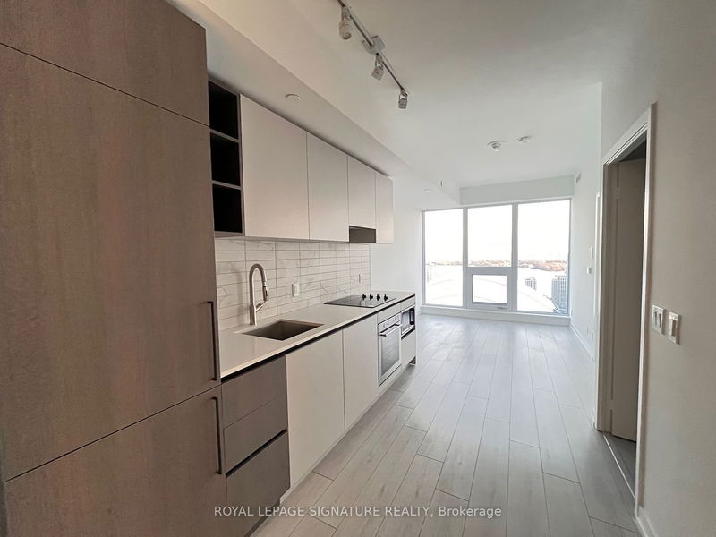 home for lease on 4215-55 Mercer Street