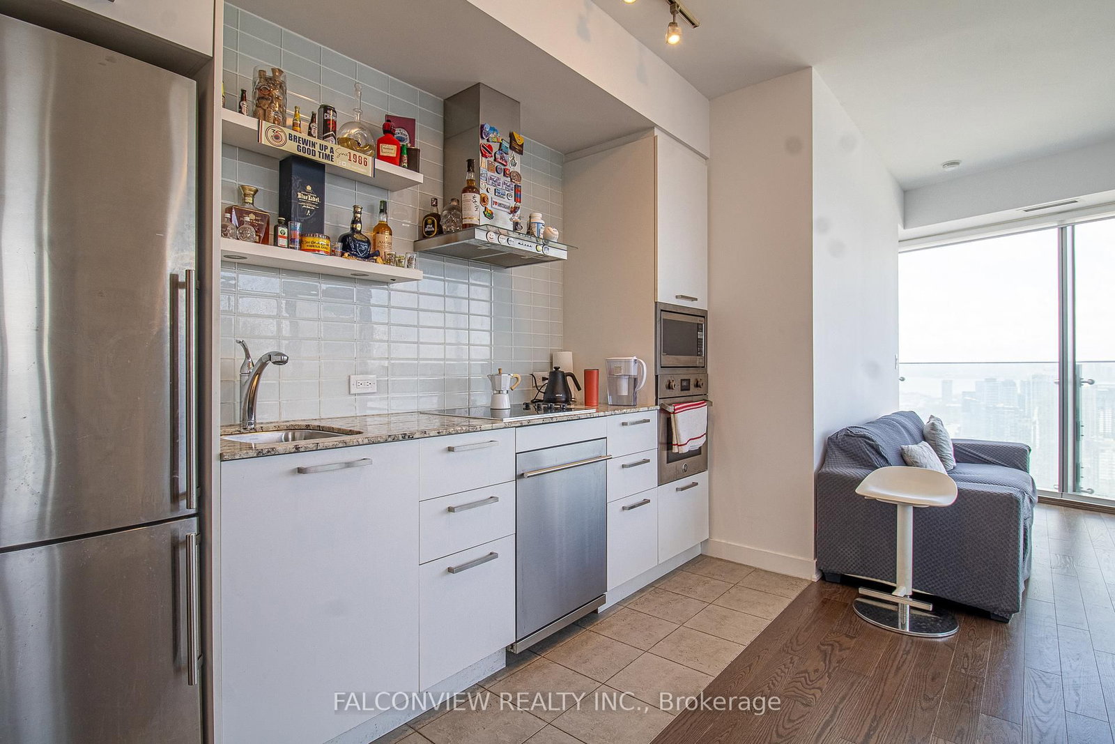 Listing Image 9