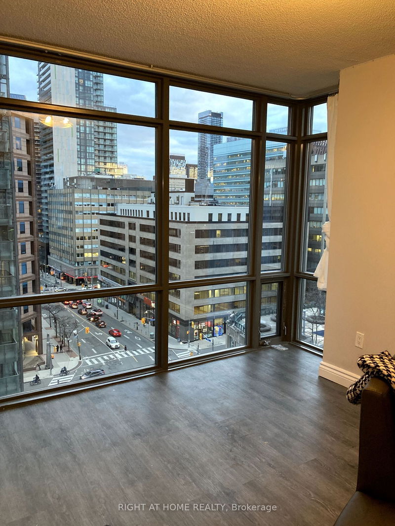 home for lease on 901-37 Grosvenor Street