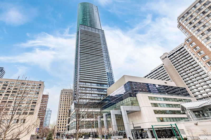 home for sale on 917-386 Yonge Street