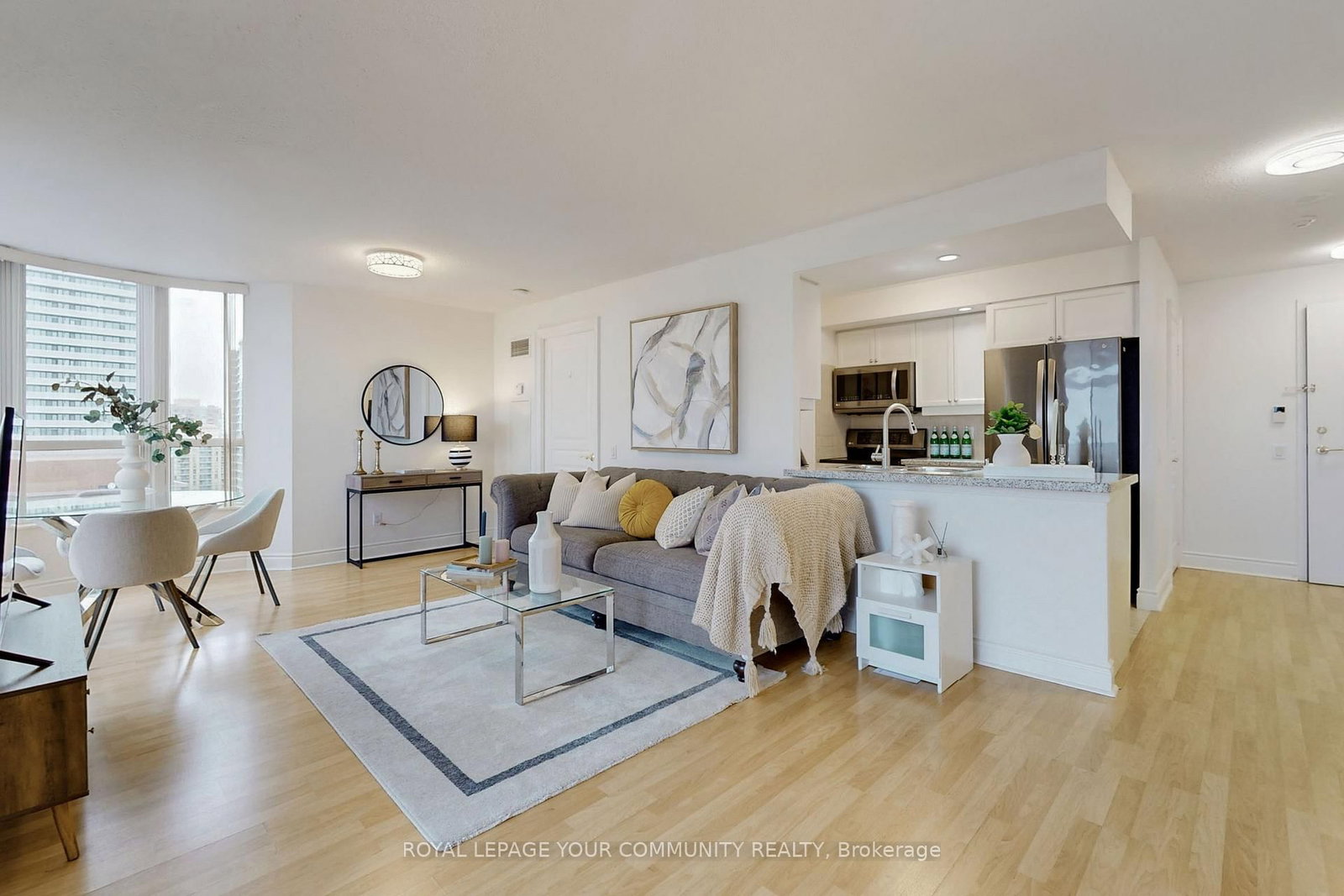 Listing Image 2