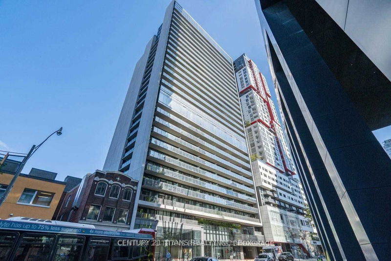 home for lease on 616-330 Richmond Street W