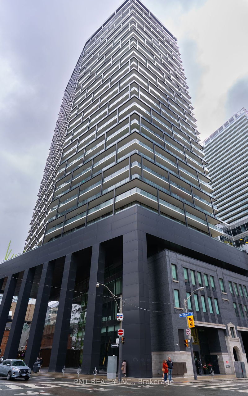 home for lease on 1403-125 Peter Street