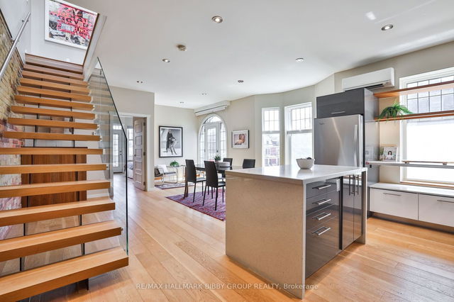 3 - 662 Bathurst Street