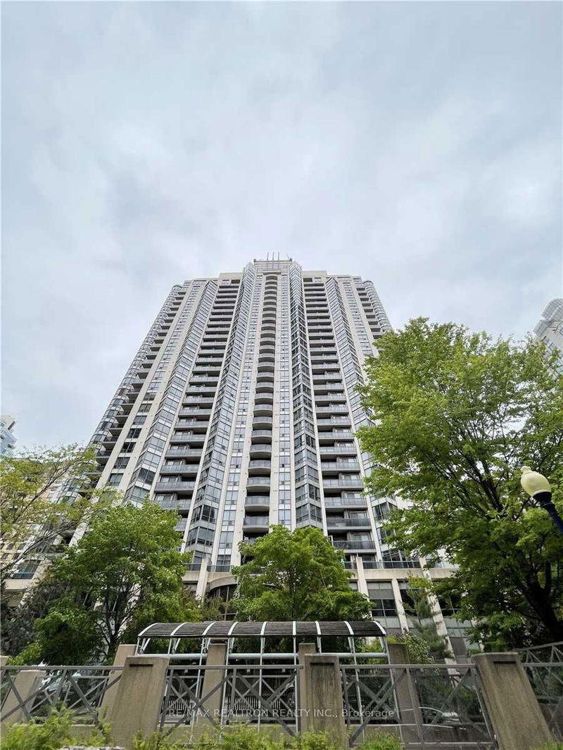 home for lease on 2708-10 Northtown Way