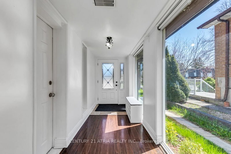 143 Silas Hill Dr, Toronto, M2J 2X8 | Image 2