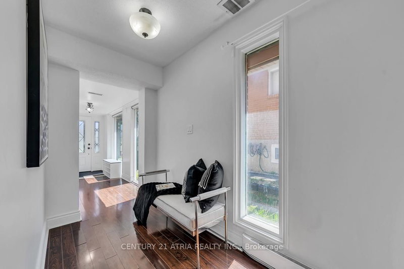 143 Silas Hill Dr, Toronto, M2J 2X8 | Image 3