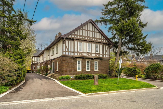 93B Douglas Crescent