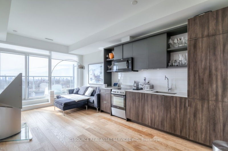 home for lease on 804-6 Parkwood Avenue