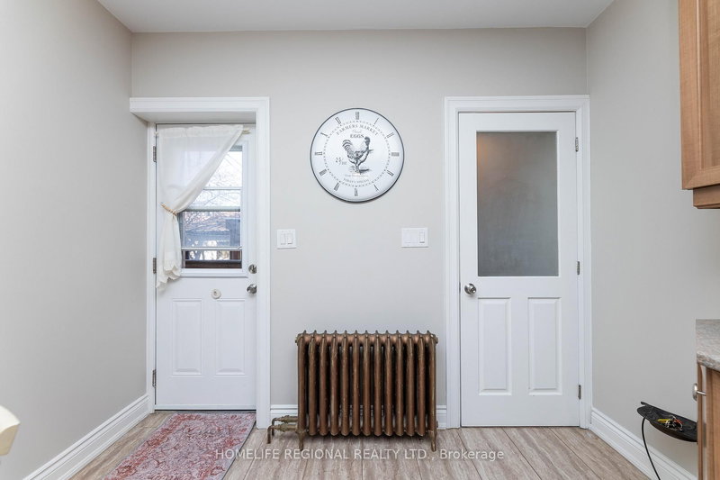 Main - 200 Roxton Rd, Toronto, M6J 2Y5 | Image 2