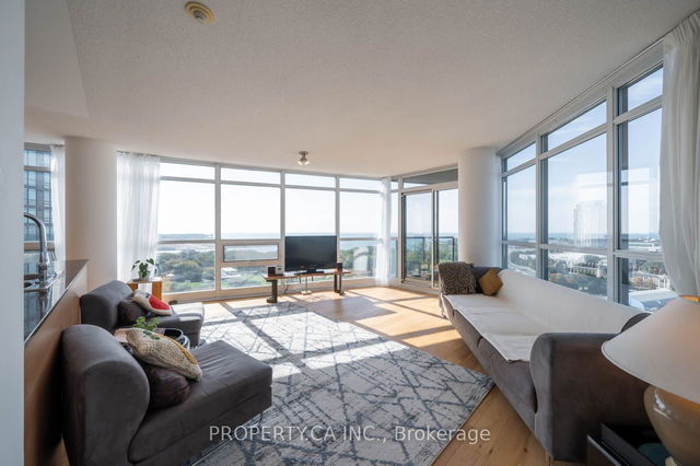 1803 - 231 Fort York Boulevard