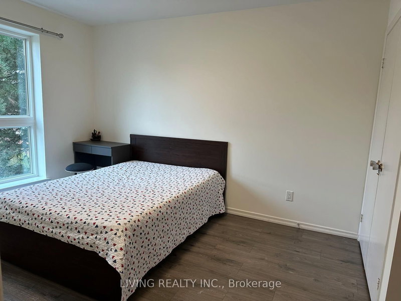 32 Scenic Mill Way, Toronto, M2L 1S5 | Image 3