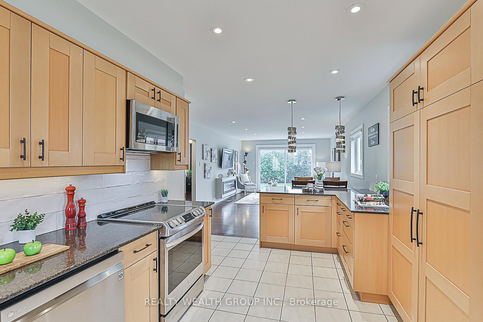 Listing Image 7