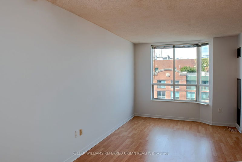home for lease on 904-284 Bloor Street W