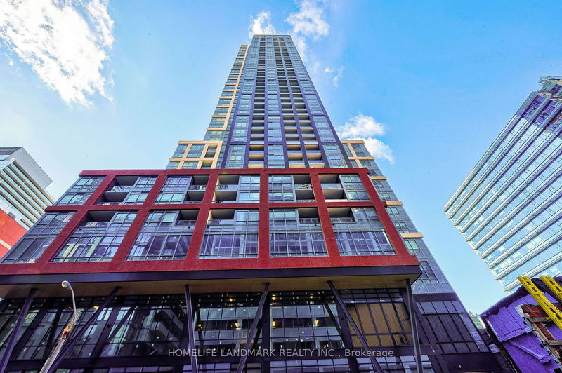 home for sale on 621-108 Peter Street