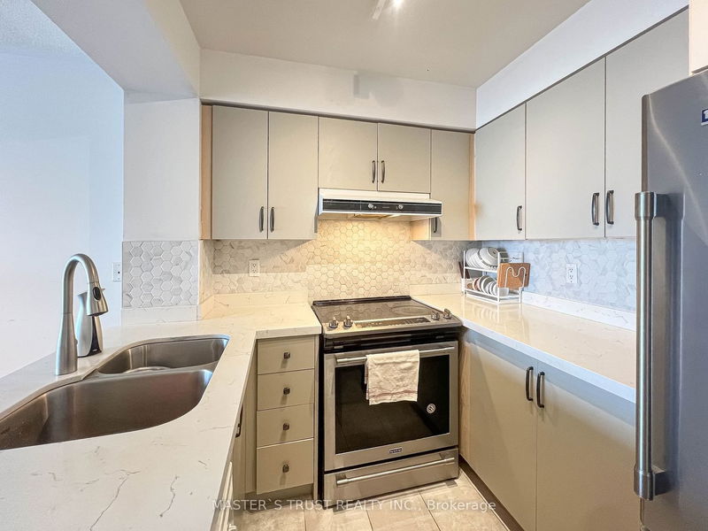 home for sale on 2308-909 Bay Street