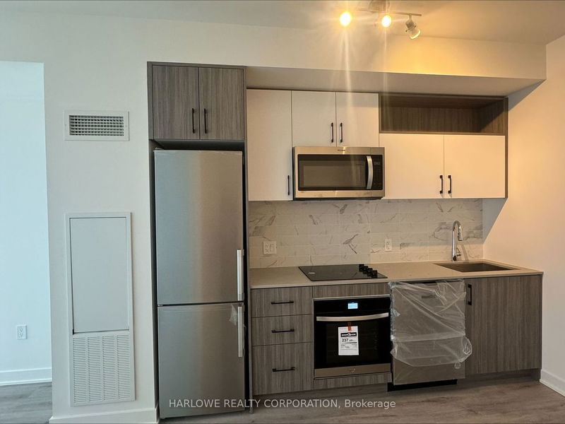 home for lease on 2212 E-70 Princess Street