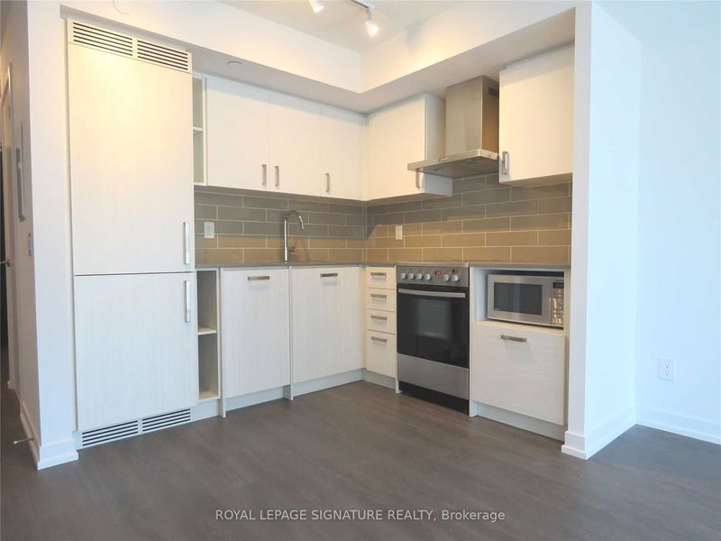 home for lease on 1207-125 Redpath Avenue