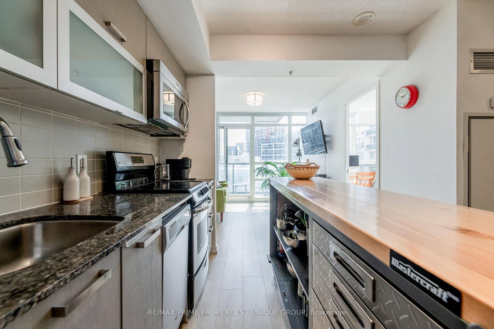 Listing Image 10